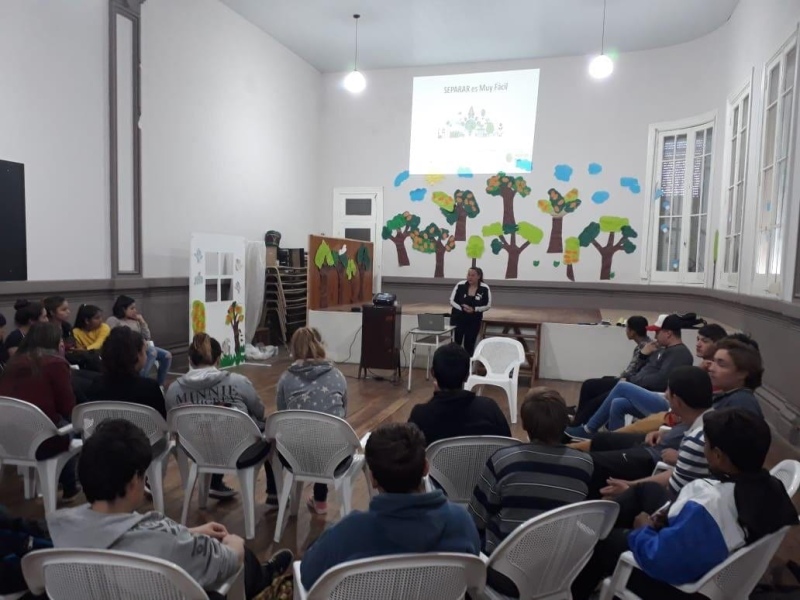 Programa de Educación Ambiental: Brindaron una charla en la Escuela Secundaria N° 5