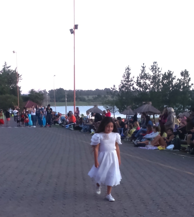 La magia del Carnaval trajo alegría a la Laguna de Puan