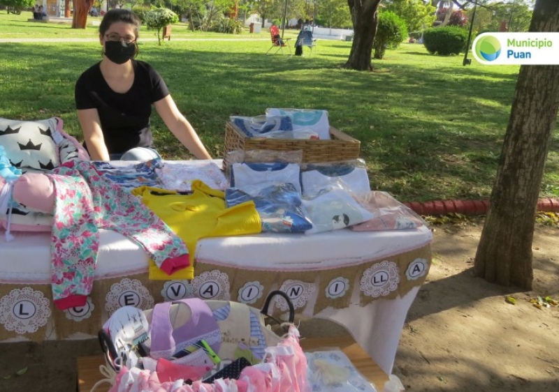Darregueira: La Plaza Melín Alhué recibió a artesanos y emprendedores