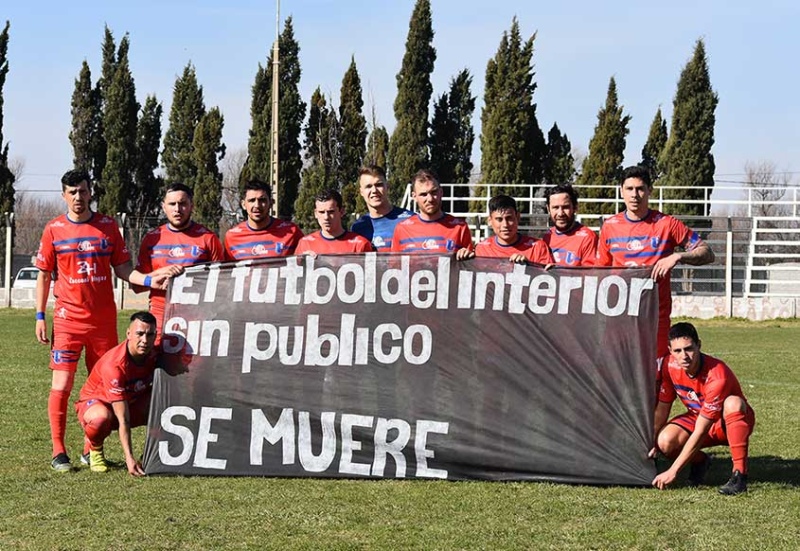 "El fútbol del interior sin público se muere"