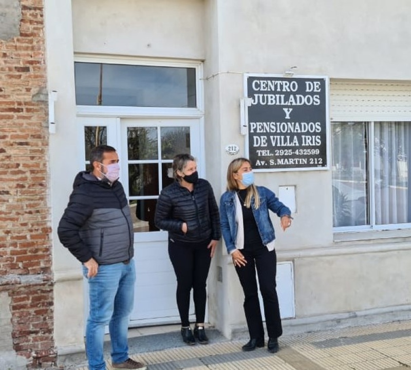 Villa Iris: Castelli recorrió obras y se reunió con instituciones