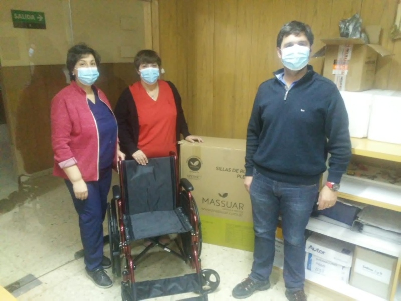 Darregueira: El Hospital recibió un termotanque y una silla de ruedas