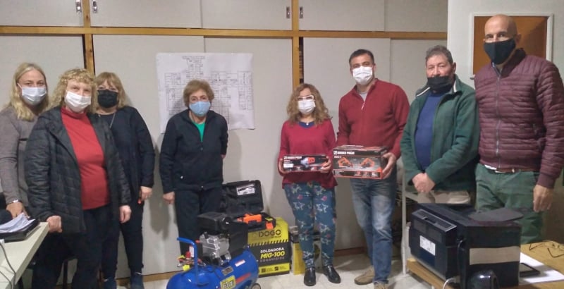Hospital de Puan: La Cooperadora entregó herramientas para el sector de mantenimiento