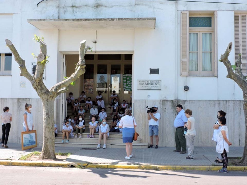 Historia y arquitectura: El Sexto Free Tour recorrió tres edificios escolares de Puan
