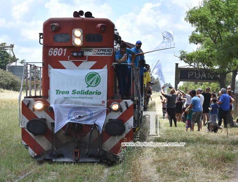 Una multitud celebró la llegada del Tren Solidario